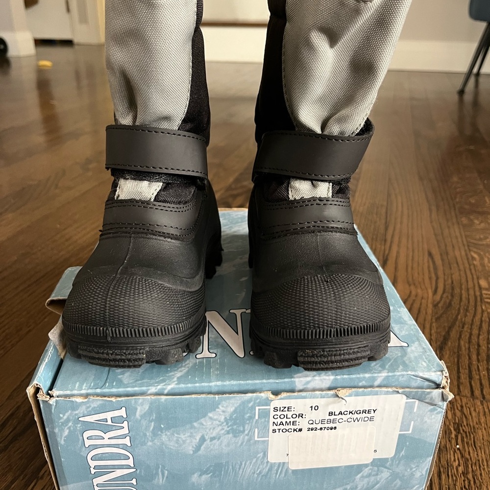 Tundra Quebec kids snow boots